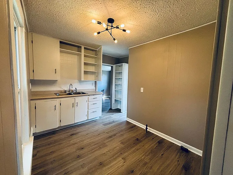 404 N Georgie Ave — Photo 4
