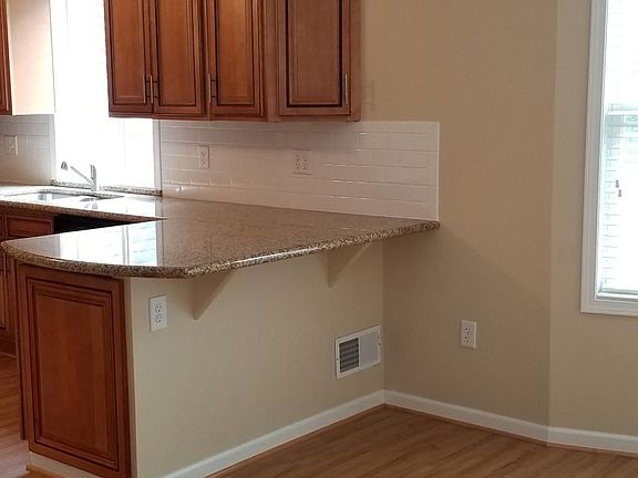 5th image of 5680 Broadway St APT 10