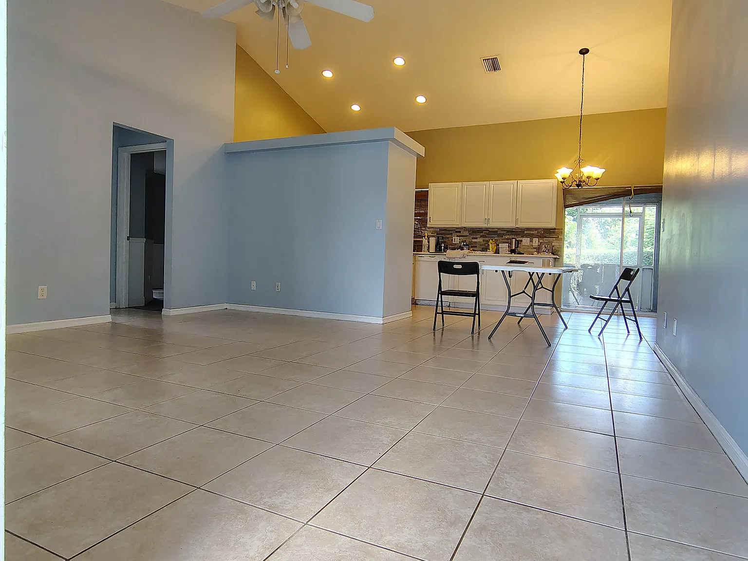 3 bed, 1342 sqft, $2,450 — Photo 3