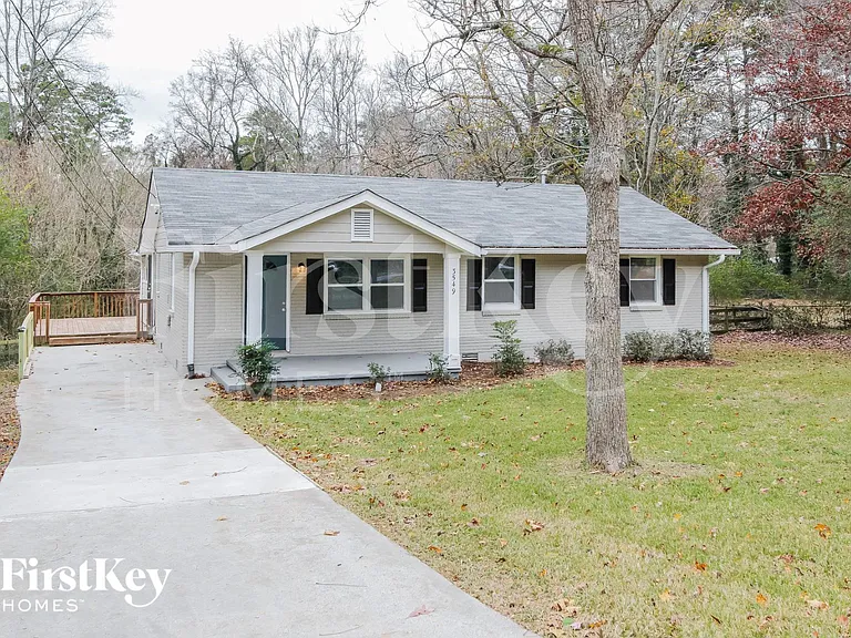 3549 Tulip Dr — Photo 2