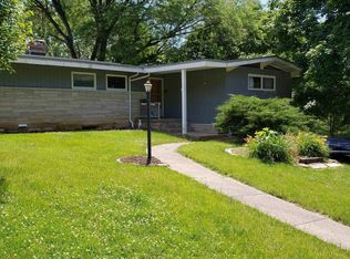 315 S Sycamore Ter, Canton, IL 61520