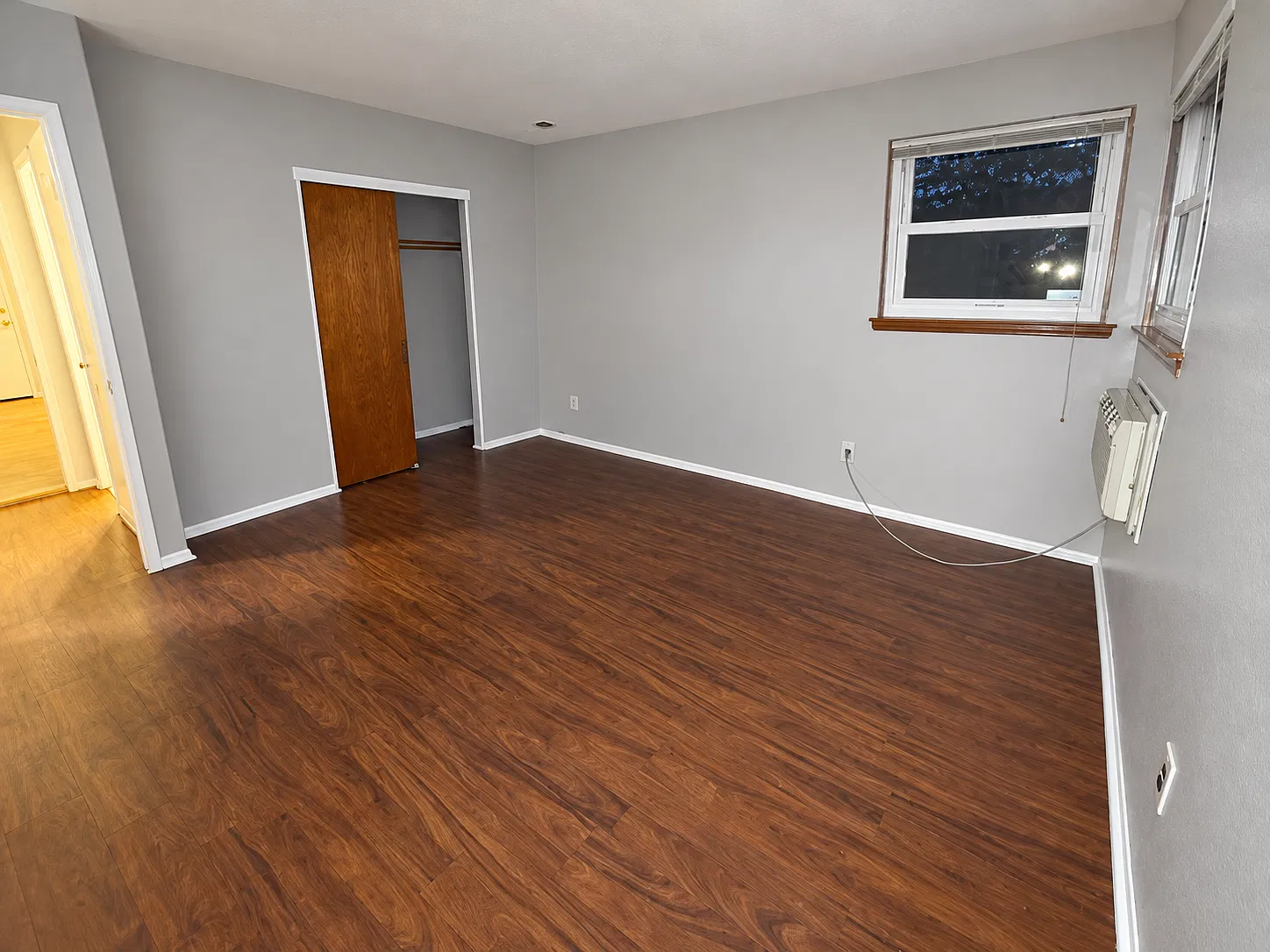 2 bed, 900 sqft, $2,300 — Photo 2
