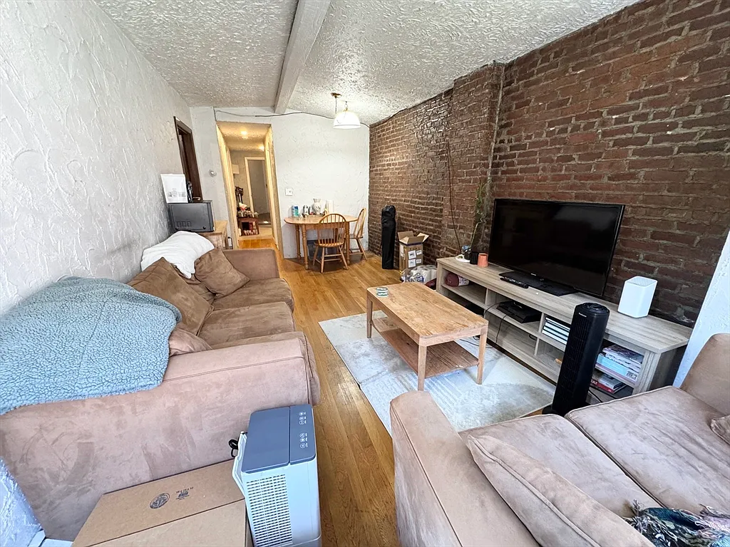 2 bed, 1.0 bath, 650 sqft, $3,500 — Photo 4