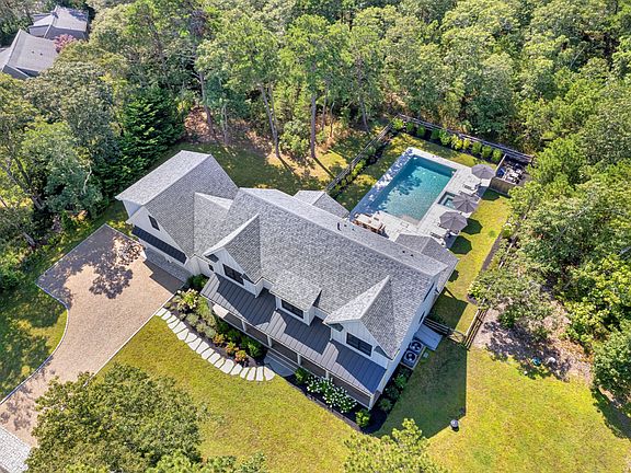 3rd image of 5 Puritan Dr