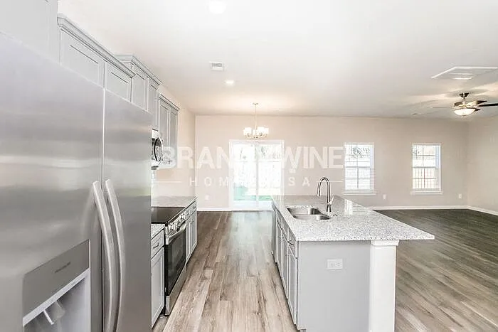 559 Glenmanor Dr — Photo 9