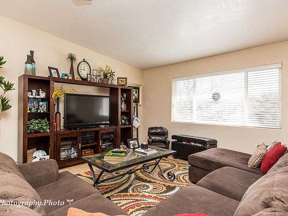 4th image of 721 E Scenic Dr N
