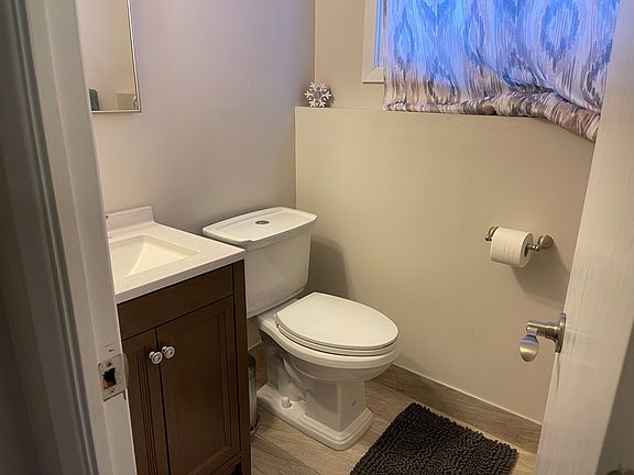 5th image of 20661 Pineview Cir