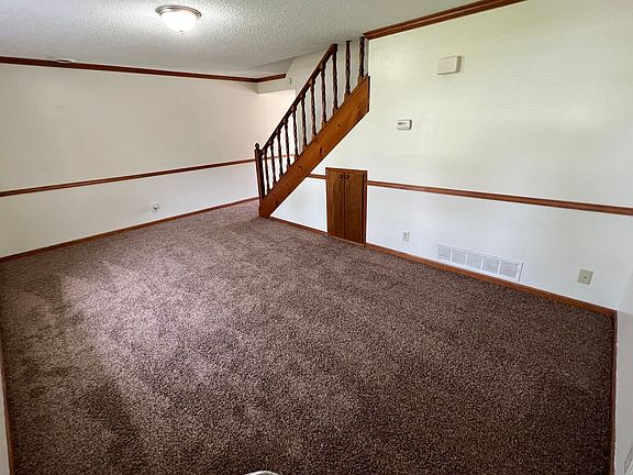 2nd image of 737 W 8th St APT 1