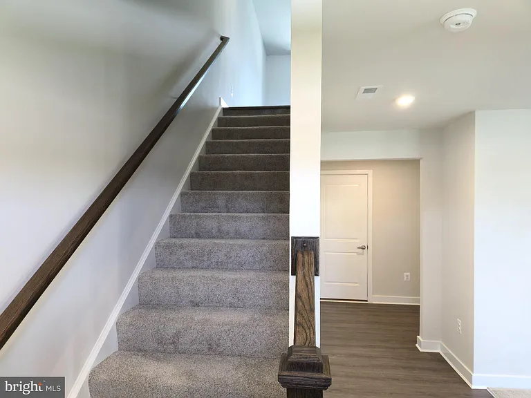 246 E Main St — Photo 5