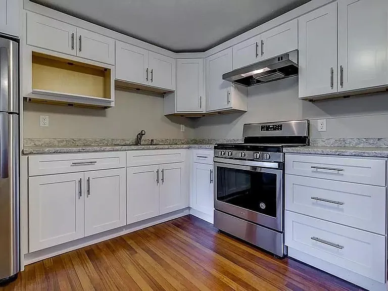 9 Cross St #7 — Photo 1