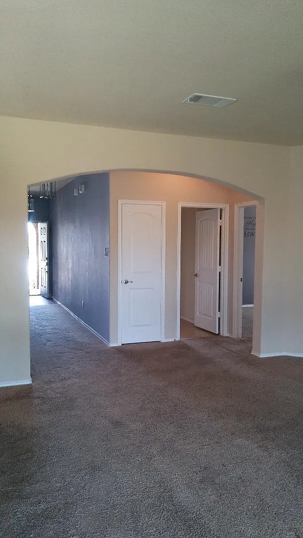 3 bed, 1686 sqft, $2,100 — Photo 1