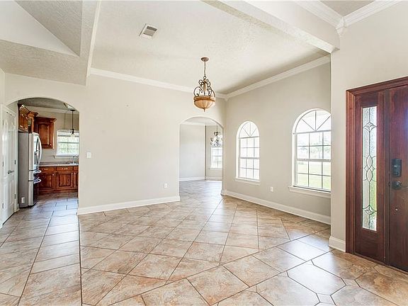 4th image of 50573 Victoria Dr