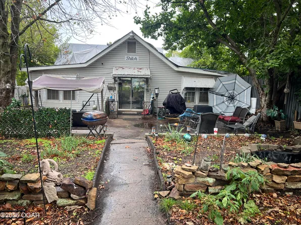 2209 W 4th St, Joplin, MO 64801