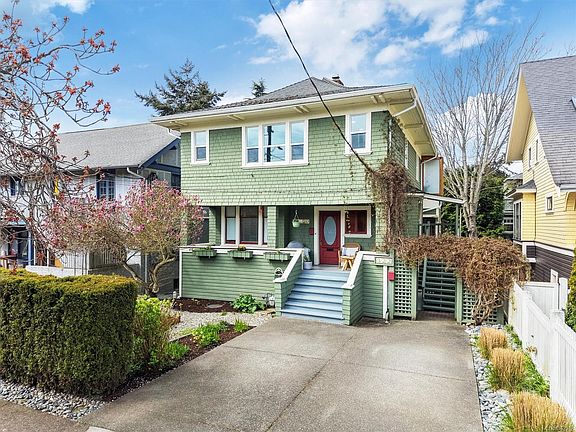 2nd image of 320 Moss St