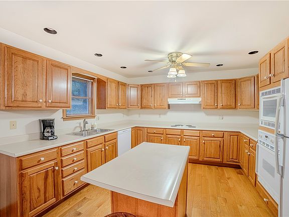 4th image of 436 Forest Ridge Rd