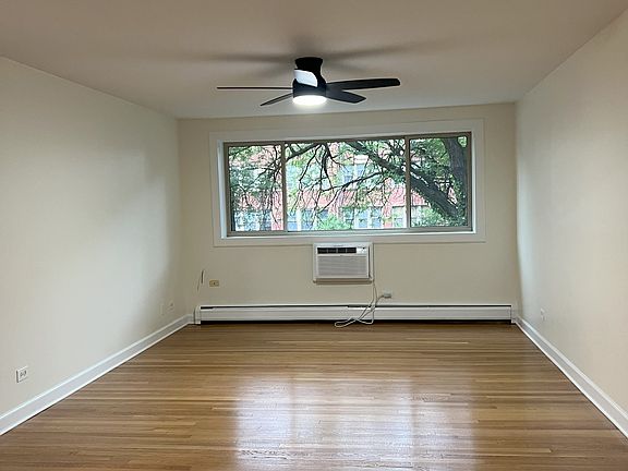 4th image of 1545 W Pratt Blvd APT 202