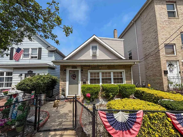 9005 Durham Avenue image 2 of 23