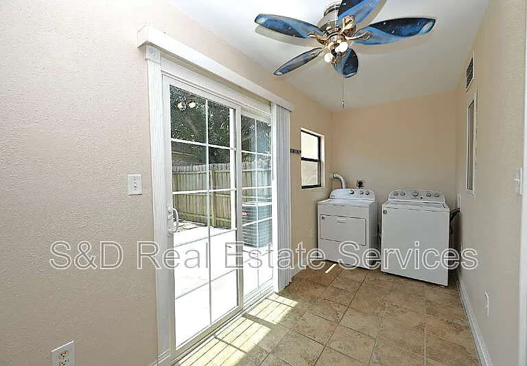 349 Market Sq E — Photo 15