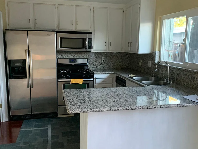 4542 Reyes Dr — Photo 9