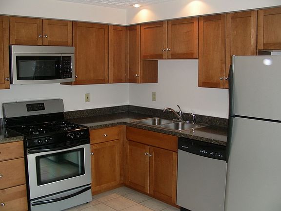 2nd image of 818 Bryonaire Dr #B