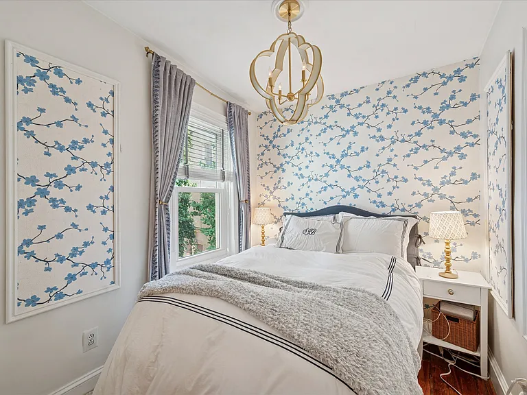 1208 Saint James St — Photo 11