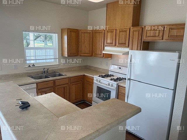 1st image of 151 Van Buren Ave