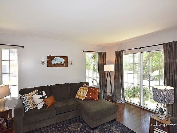 4th image of 480 Sandhurst Ln #480
