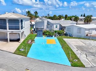 529 Nettles Blvd, Jensen Beach, FL 34957