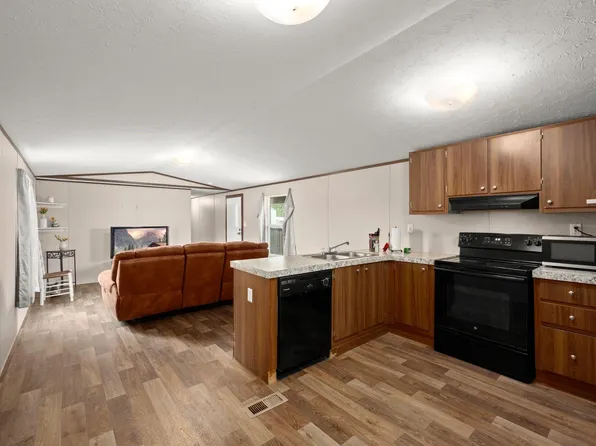 523 Fairfax Ln, Conroe, TX 77303