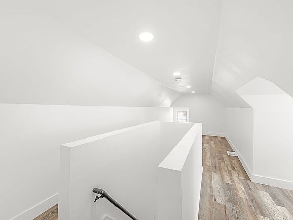 3rd image of 3207 W 97th St