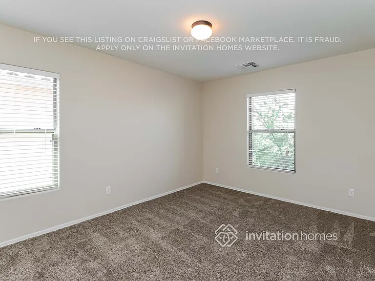 7811 S 63rd Dr — Photo 10