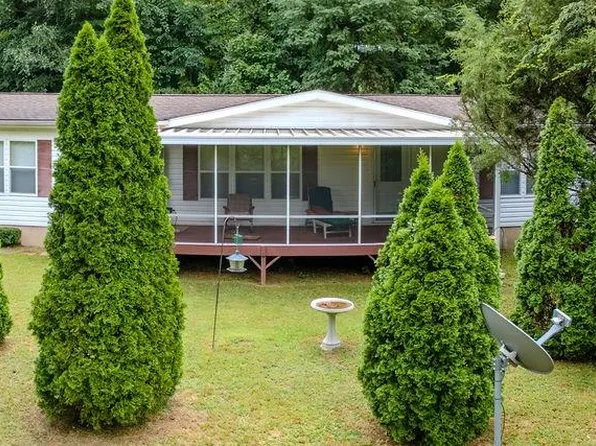 151 Creekside Ter, Franklin, NC 28734