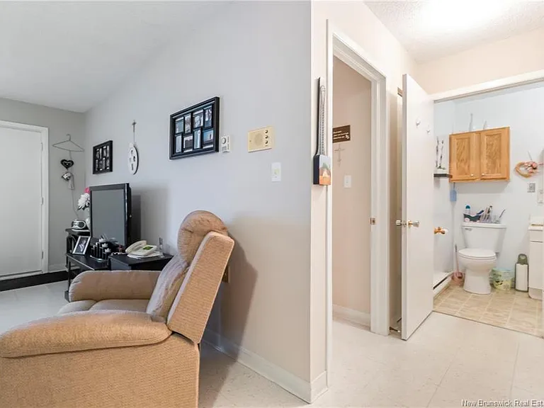 50 Boucher St — Photo 38