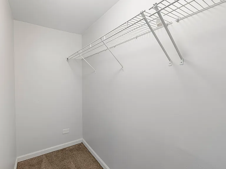 621 Hiawatha Dr — Photo 10