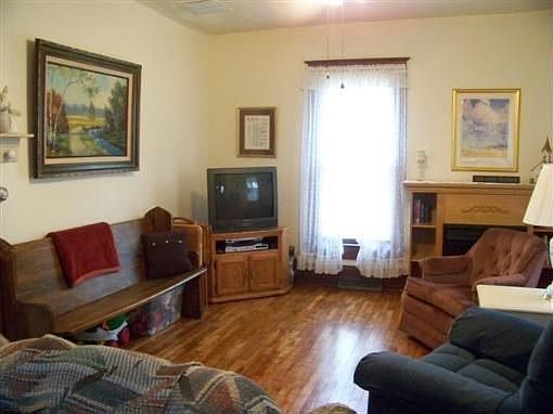 4th image of 211 N Lafayette Ave