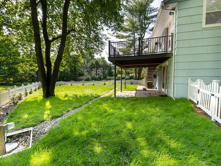 138 Grant Ave — Photo 21