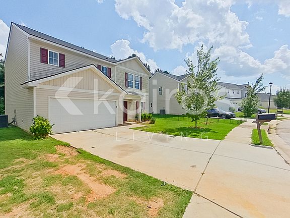 2nd image of 207 Hawthorn Trl
