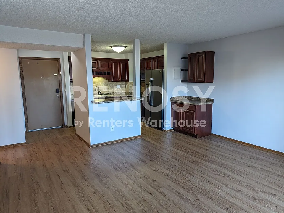 66 9th St E #1205