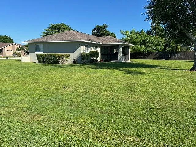 3823 SW 7th Pl — Photo 1