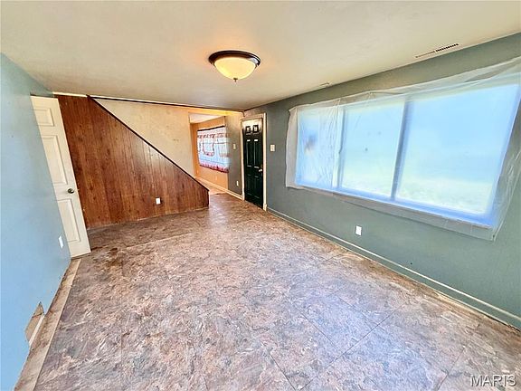 3rd image of 1908 Main Dr
