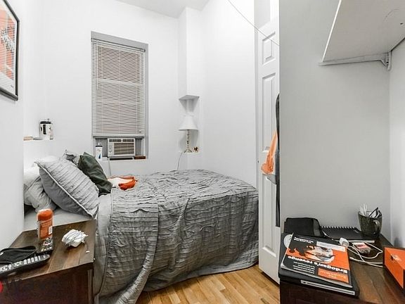 4th image of 34 1/2 Saint Marks Pl #10BA