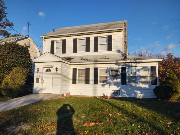 310 Fulton St, Westbury, NY 11590