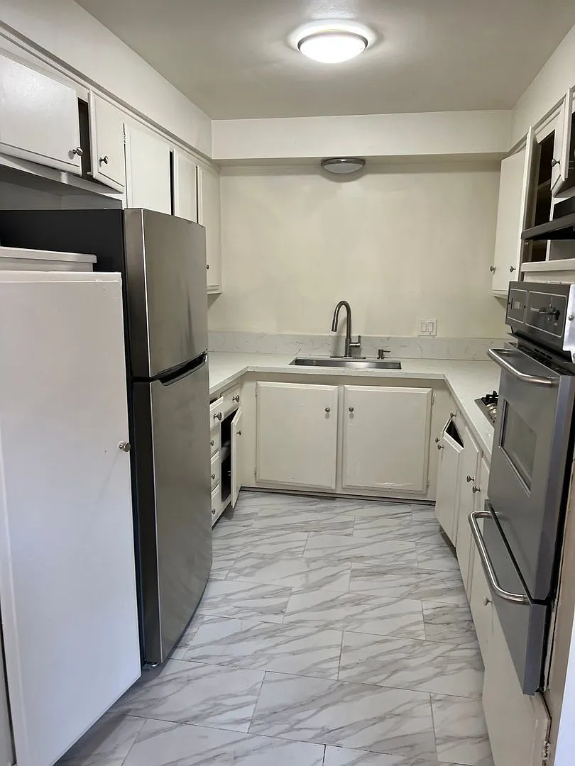 2 bed, 1.0 bath, 800 sqft, $2,250 — Photo 1