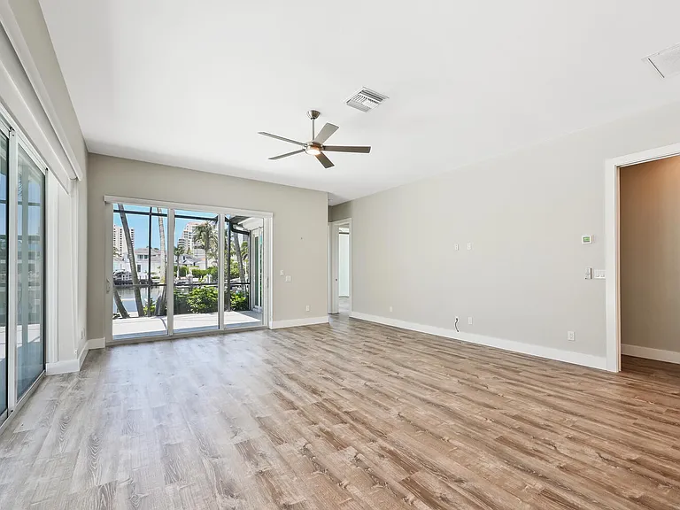 4231 Crayton Rd — Photo 19