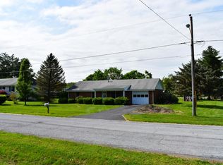 23 Manor Rd, Stuarts Draft, VA 24477