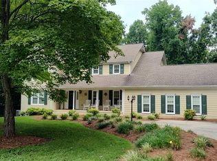 4103 Bienvenue Dr, Greensboro, NC 27409
