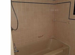 413 Sutherland Rd, Ewing, NJ 08618