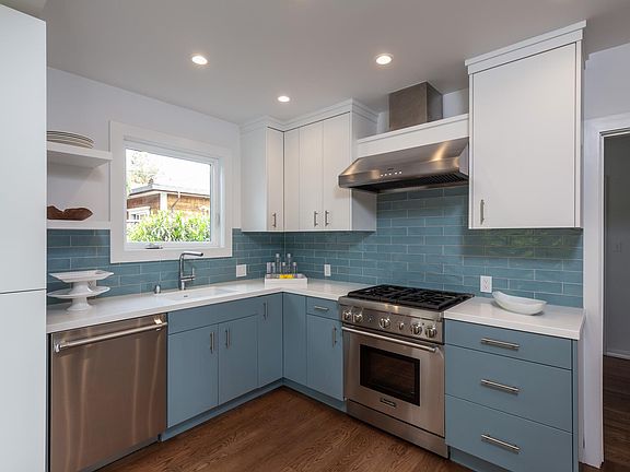 3rd image of 388 Sequoia Ave