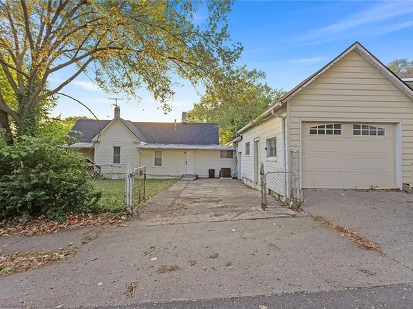 1102 W 24th St, Kansas City, MO 64108