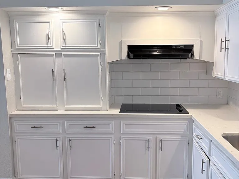208 Preston St — Photo 12
